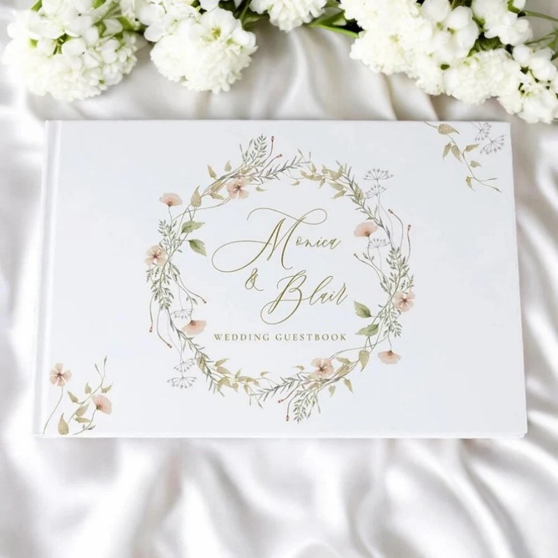 Personalized Guest Book - 흰 꽃과 개인화 된 결혼식 방명록